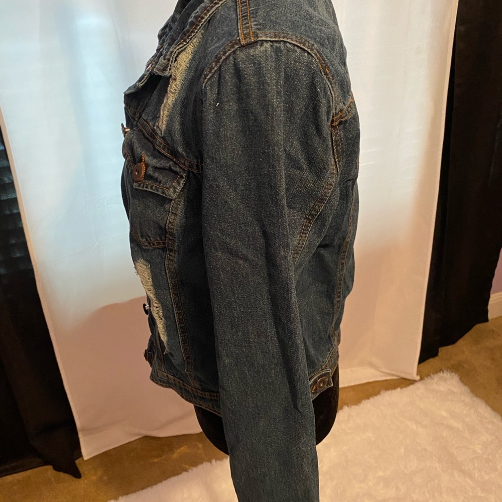 Button down jean jacket - Picture 4 of 4